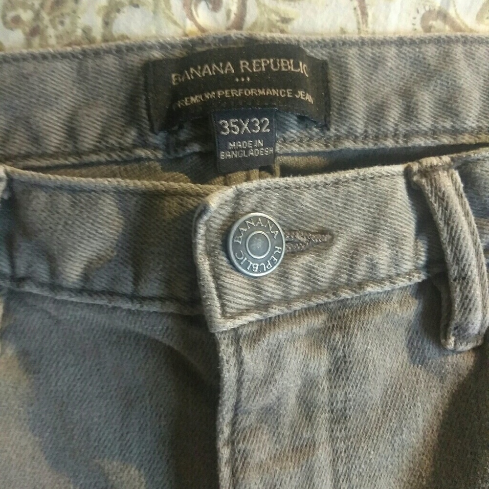 Banana Republic Men's Gray Faded jean